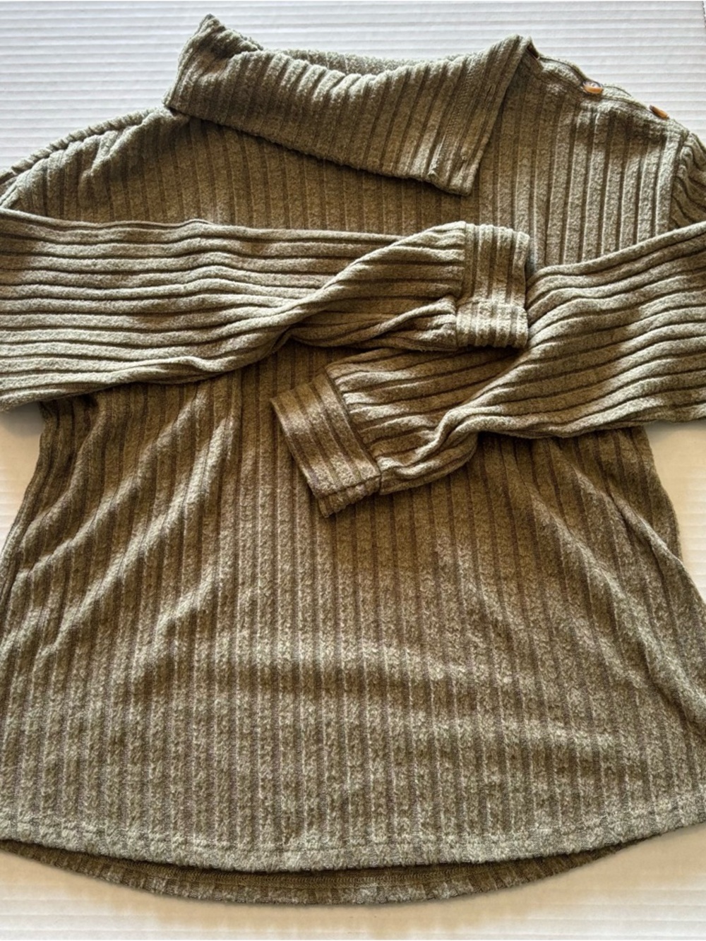 Women's Ribbed Turtleneck Sweater in Olive